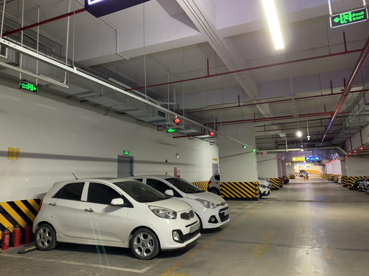 Cảm biến siêu âm báo chỗ trống