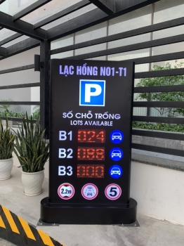 Bảng LED hiển thị số chỗ trống bãi đỗ xe